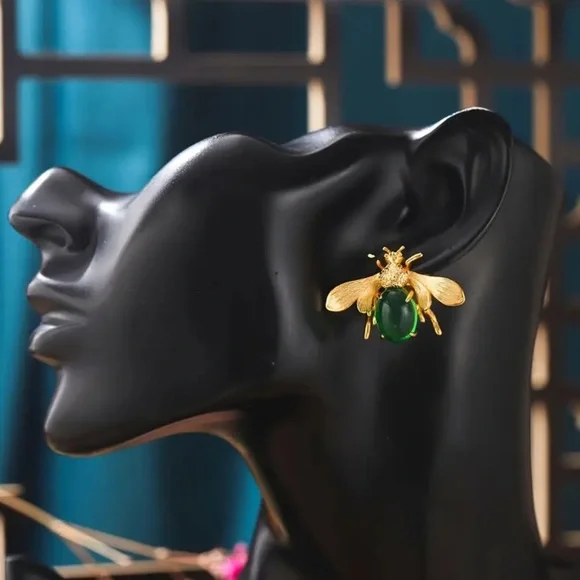 Vintage Boho Bee Stud Earrings. 925 Silver ear needle. Christmas Gift 🎁 Unique - Picture 2 of 3